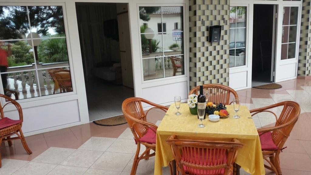 Apartmani Royal Zganec Crikvenica Eksteriør bilde